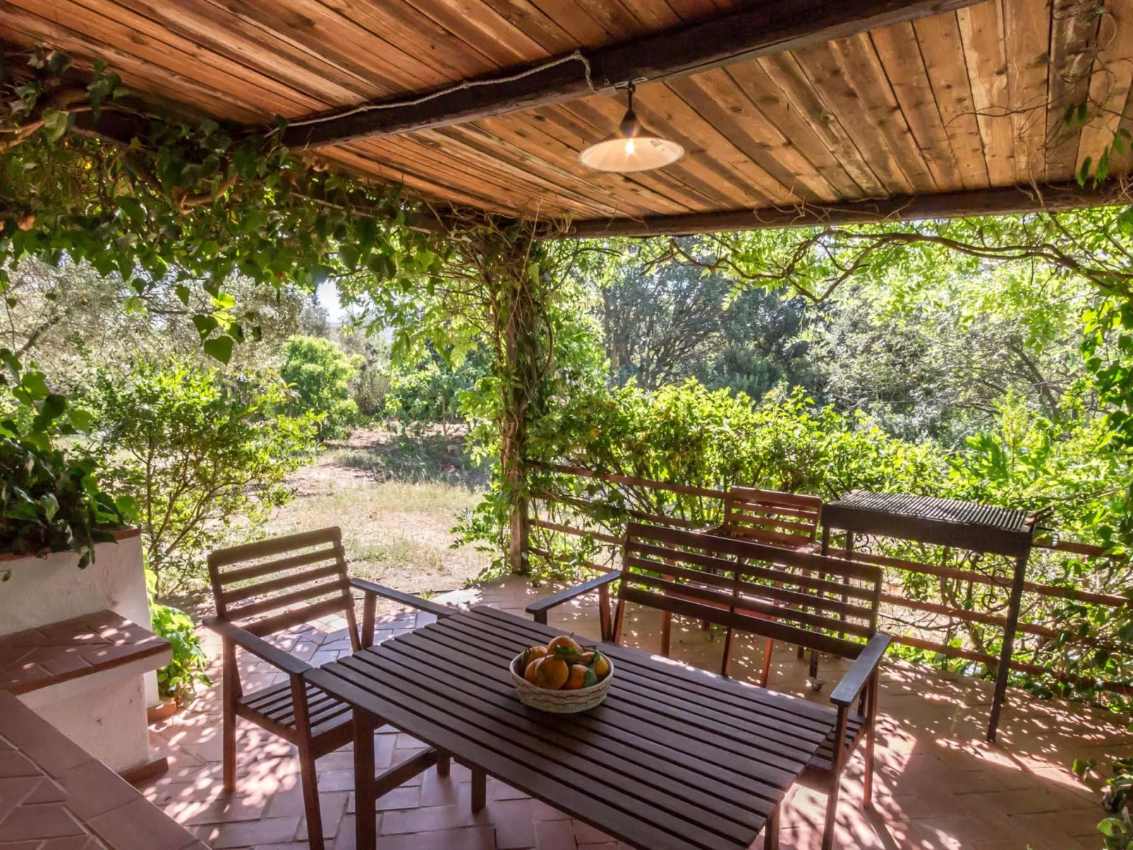 Tenuta "Carrubo" mit Wandkasten - Image-tags.info