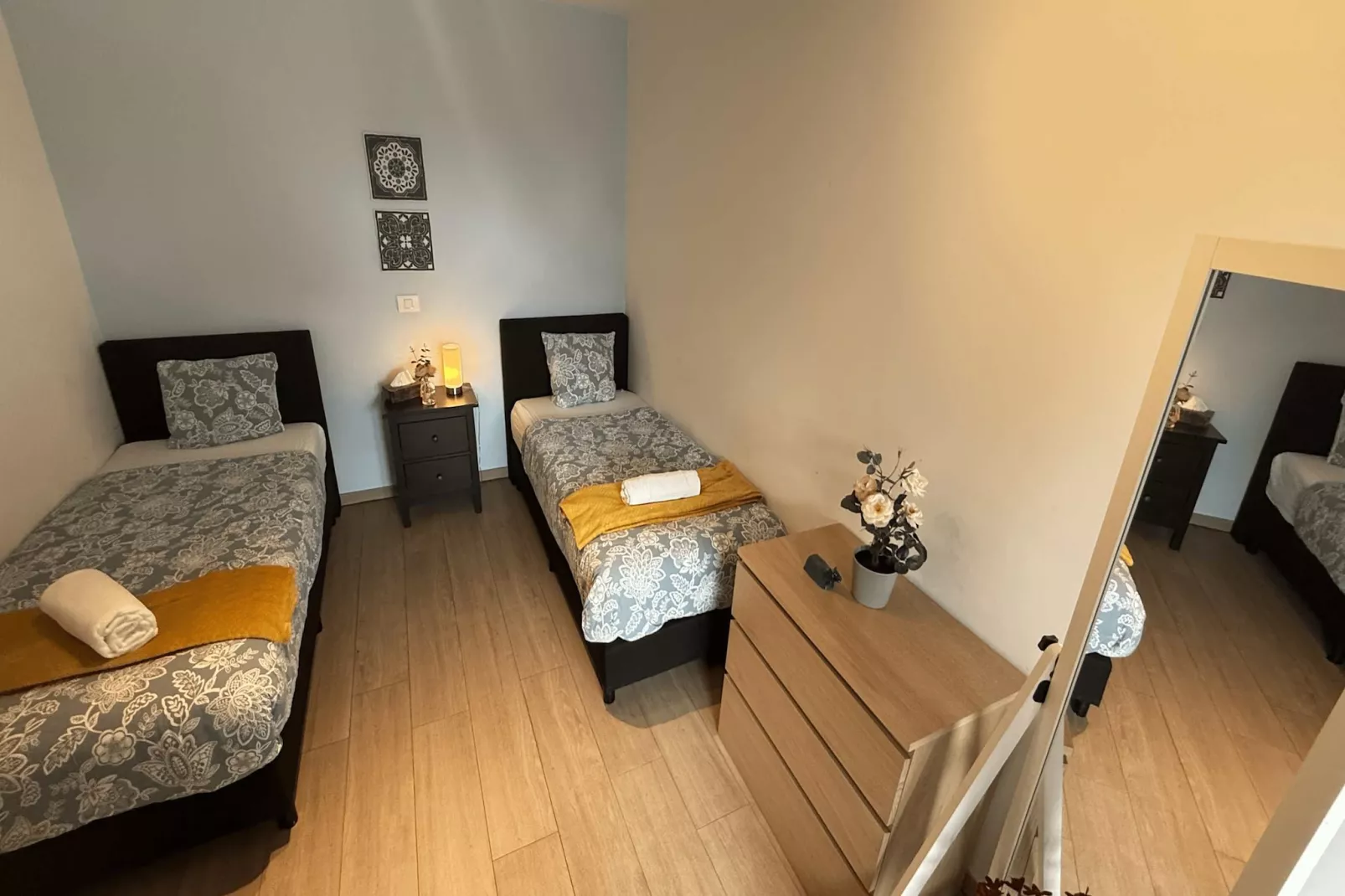 Spacious 3BR 25 BA Near Diamond District by OneLuxStay - Slaapkamer