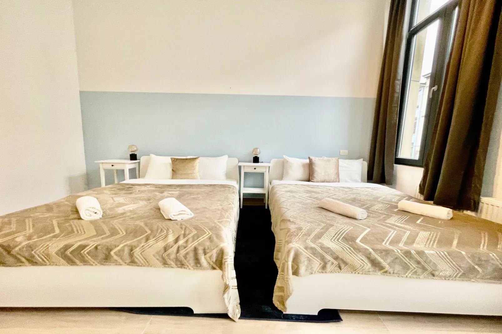 Luxury 2BR 1BA Near Fashion District by OneLuxStay - Slaapkamer