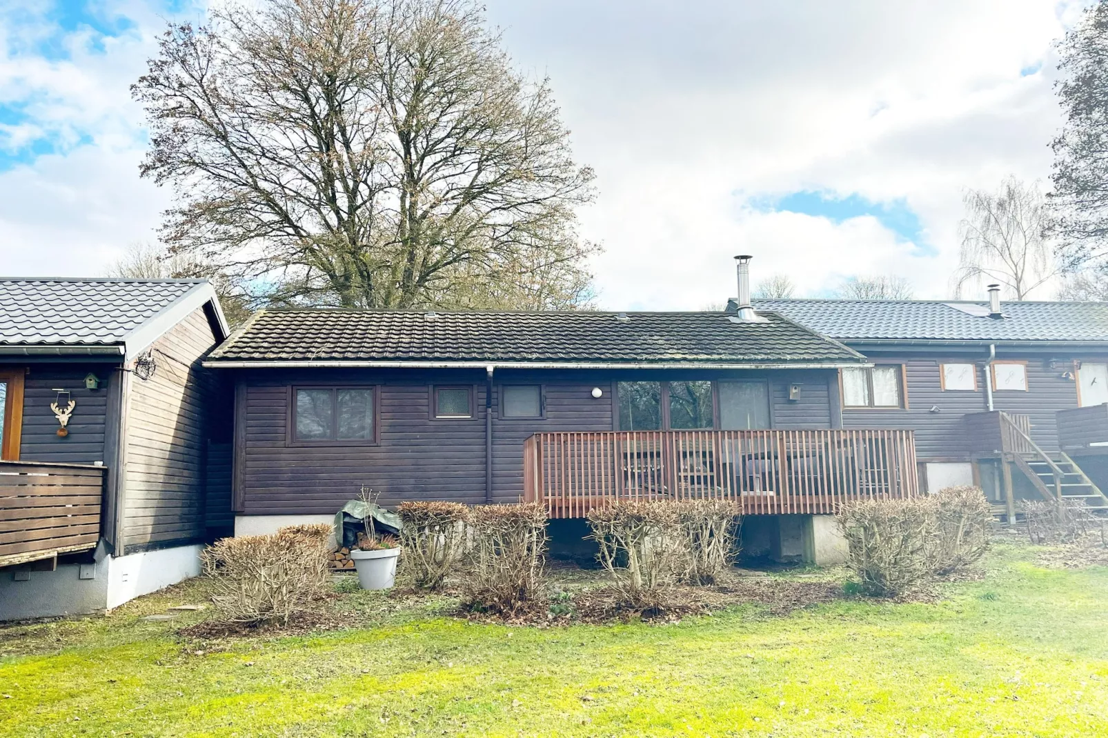 Chalet du temps suspendu - Buitenkant zomer