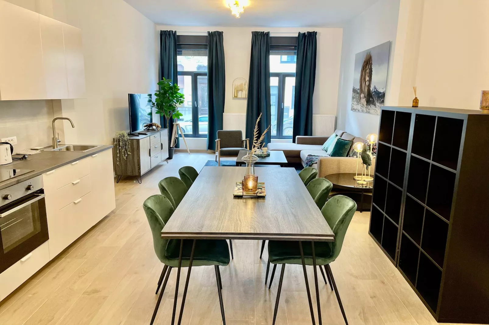 Luxury 2BR 2BA Near Fashion District by OneLuxStay - Eetkamer