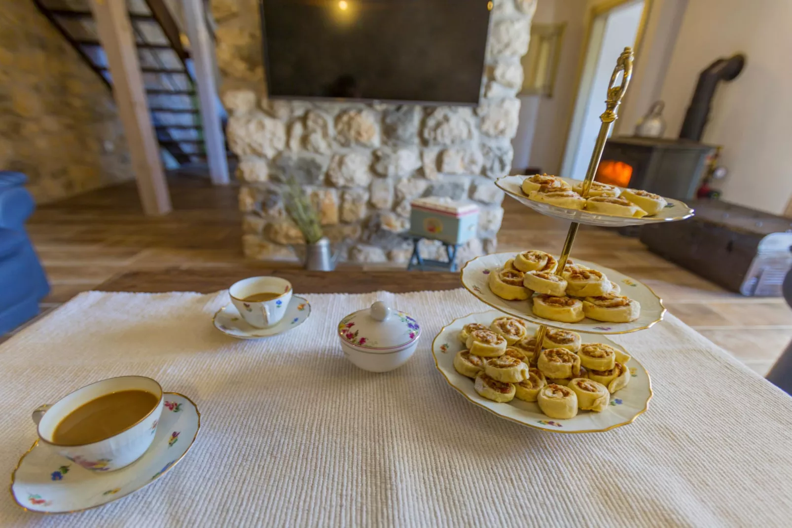 Rustic Villa Fragola with heated pool - Sfeer