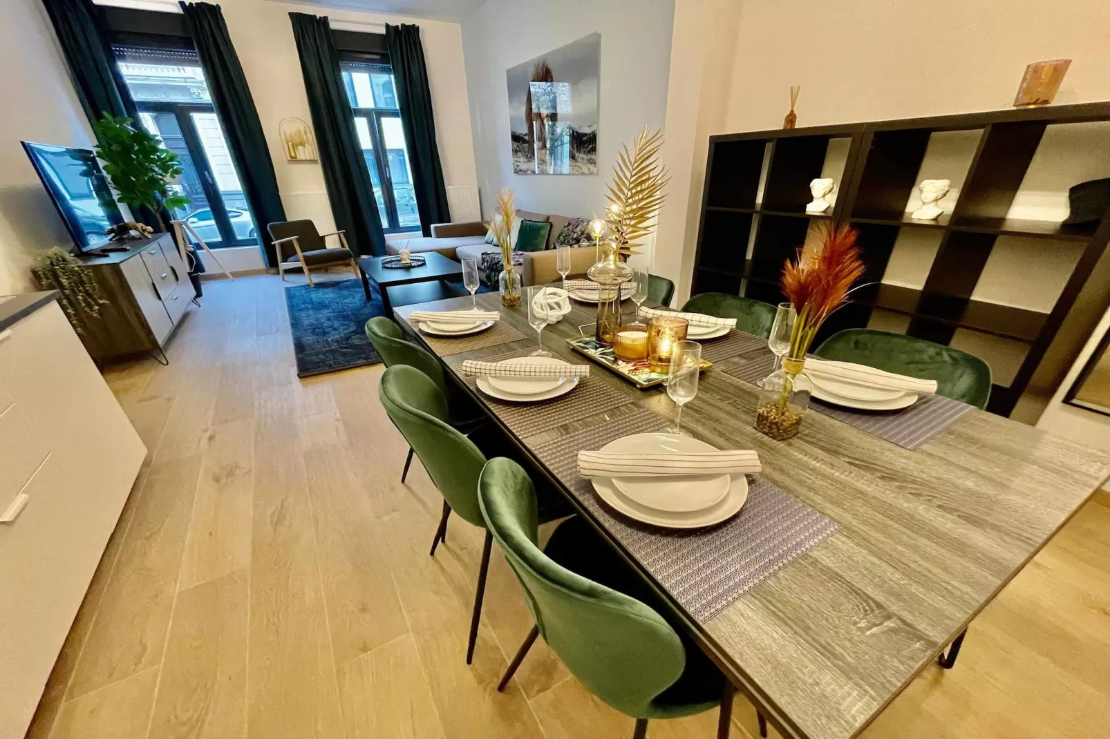 Luxury 2BR 2BA Near Fashion District by OneLuxStay - Eetkamer