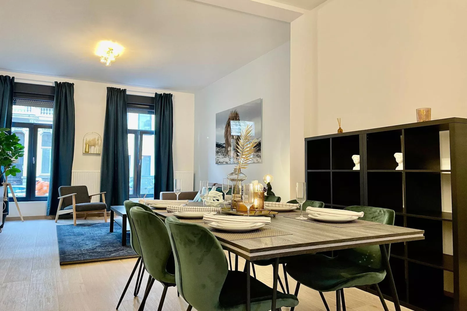Luxury 2BR 2BA Near Fashion District by OneLuxStay - Eetkamer