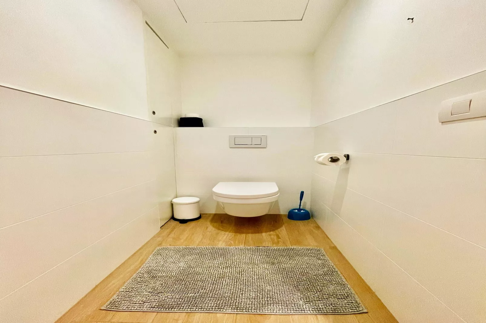 Modern 2BR Penthouse Near Diamond District by OneLuxStay - Badkamer