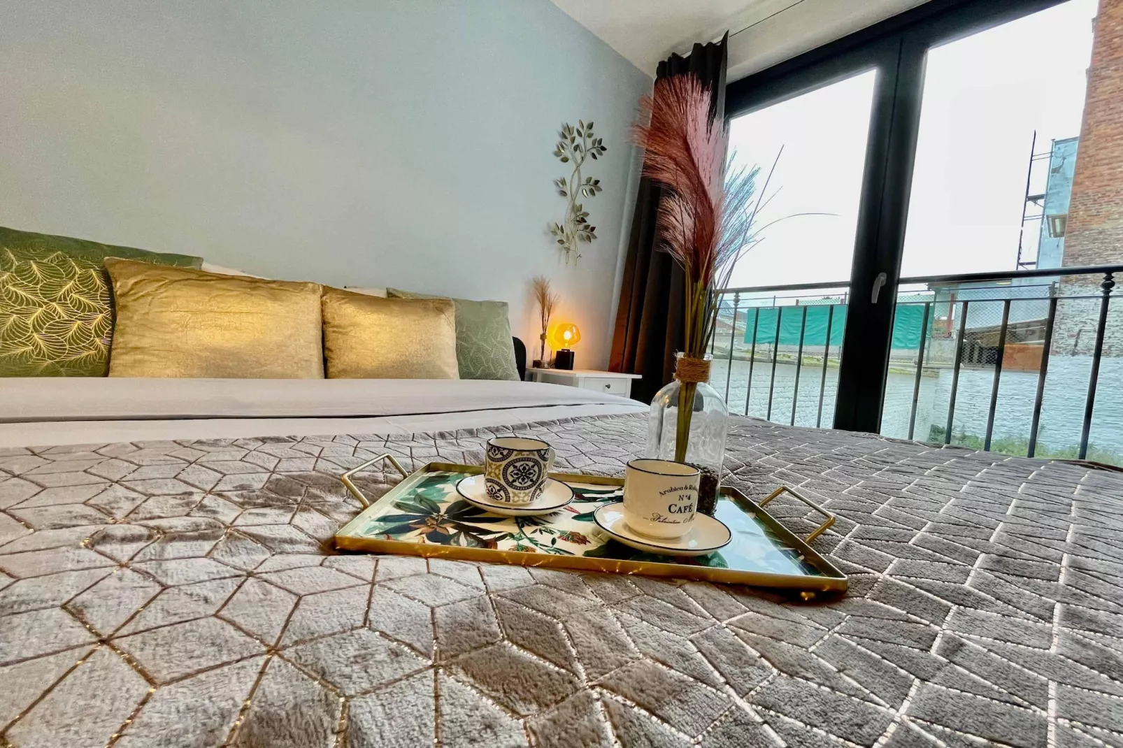 Luxury 2BR 2BA Near Fashion District by OneLuxStay - Slaapkamer