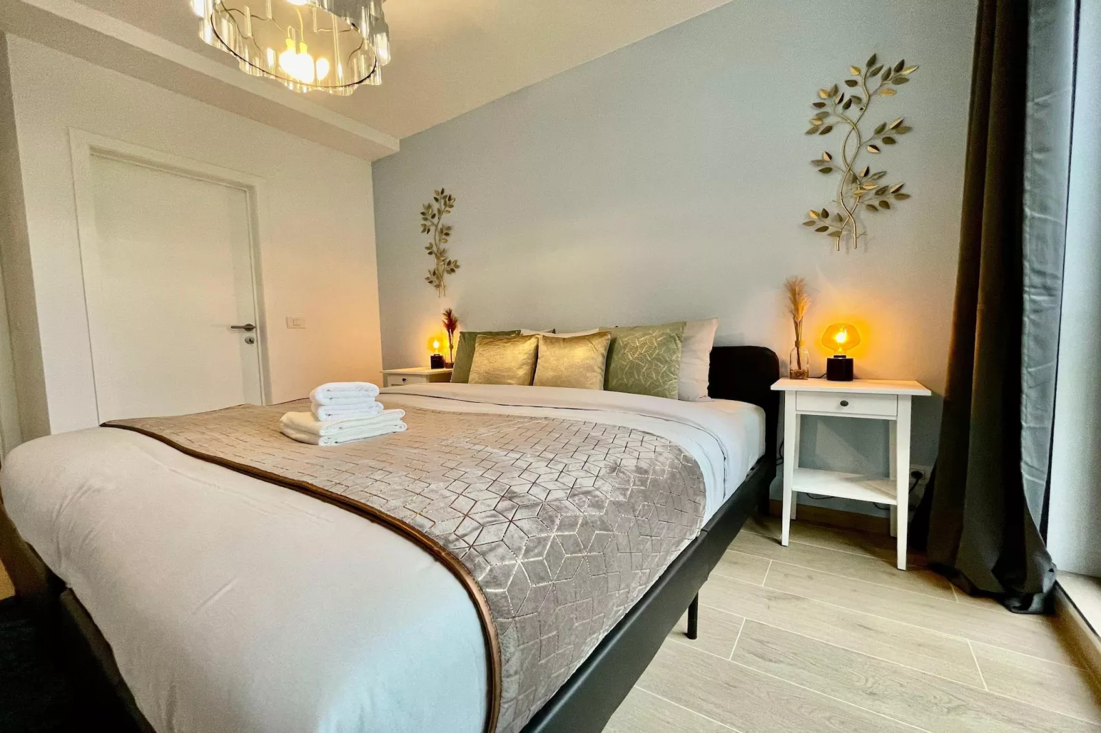 Luxury 2BR 2BA Near Fashion District by OneLuxStay - Slaapkamer