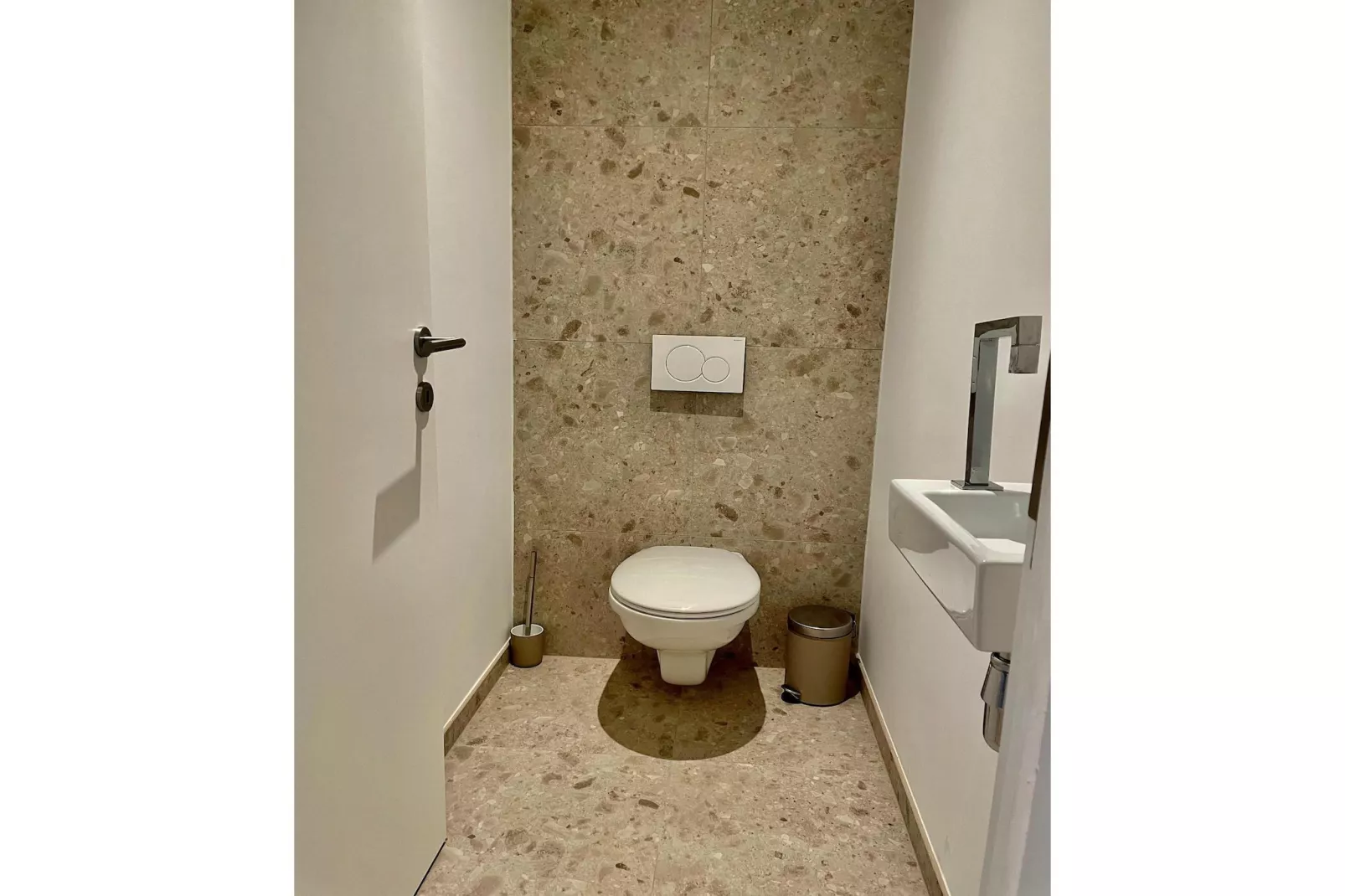 Luxury 2BR 2BA Near Fashion District by OneLuxStay - Badkamer