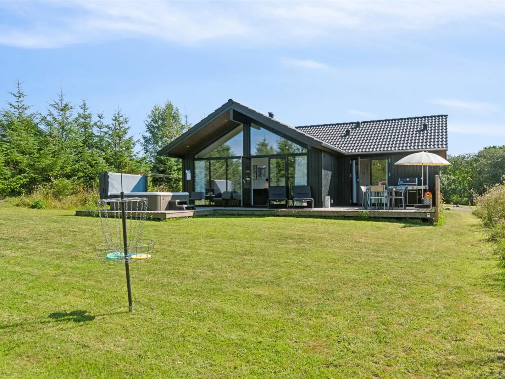 "Kristiarn" - 1.1km from the sea - Buiten