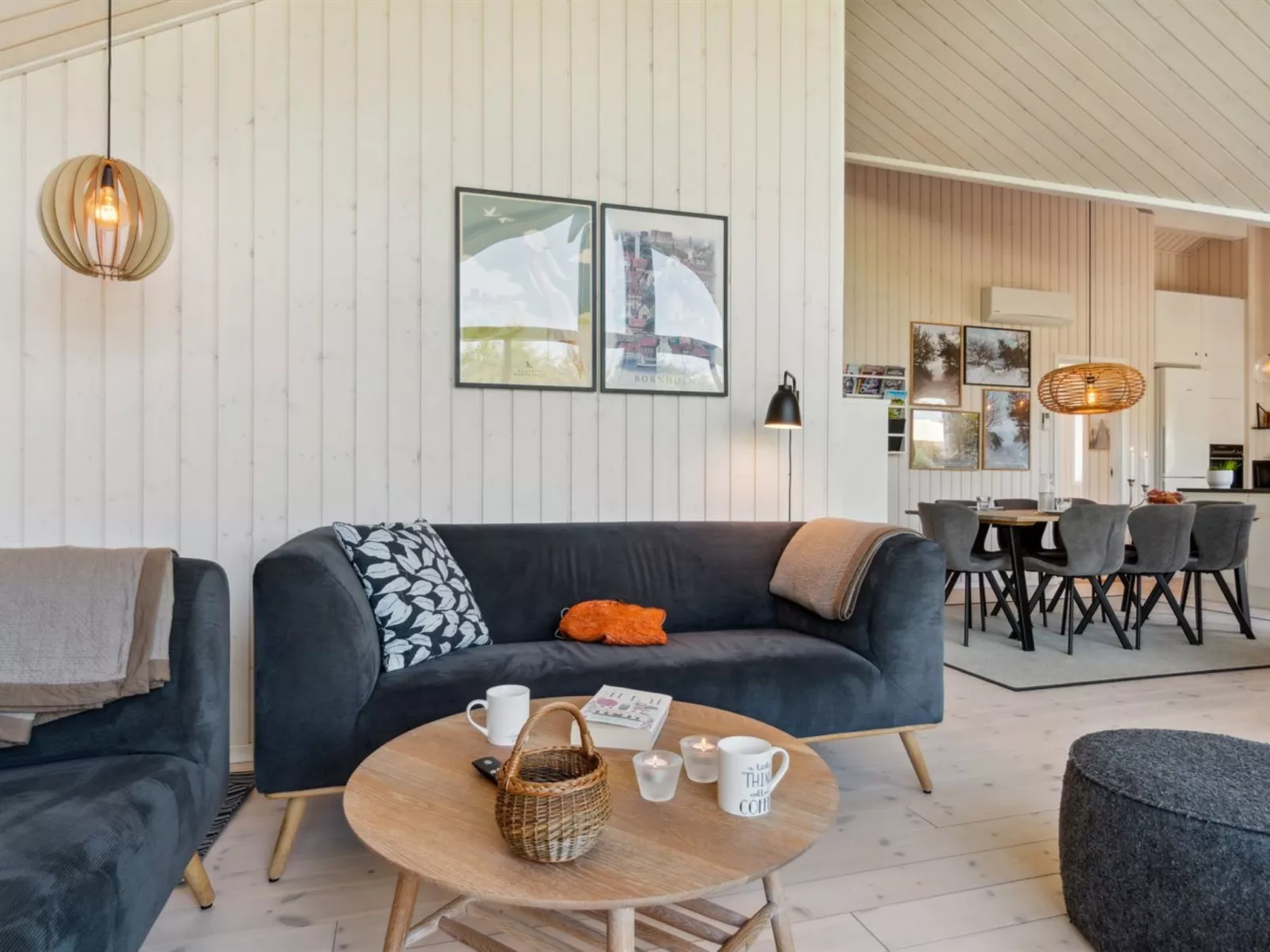 "Kristiarn" - 1.1km from the sea - Binnen