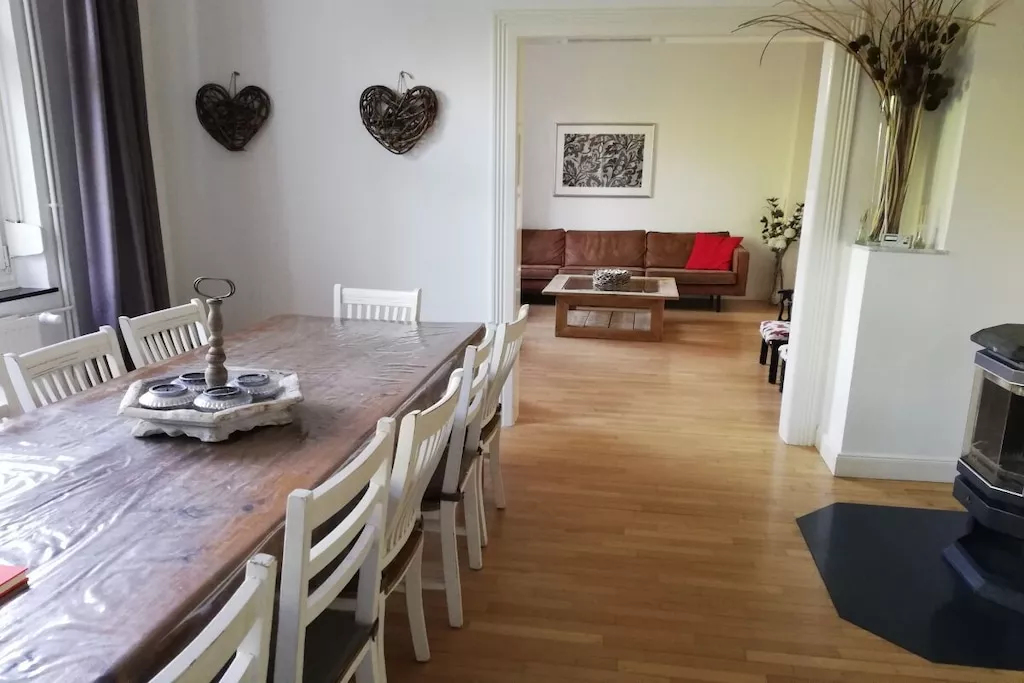 78243 - Eetkamer