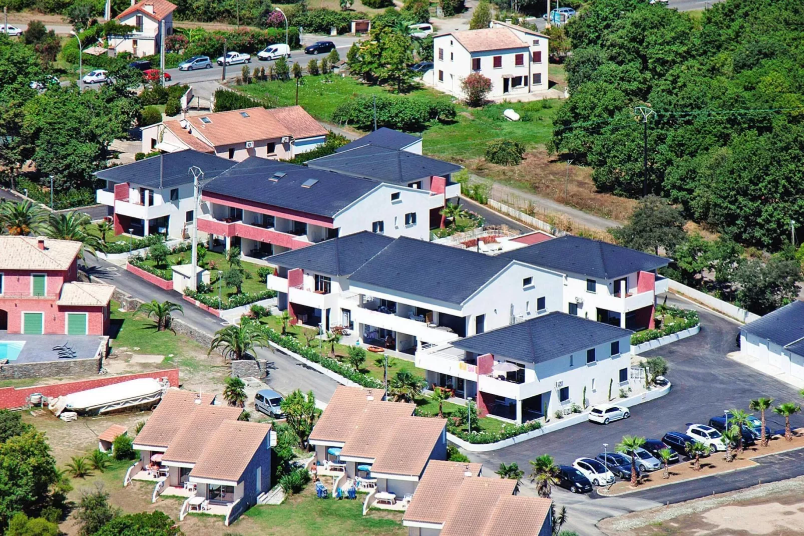 Residence Marea Resort Sainte Lucie-de-Moriani / Bungalow/4 - Uitzicht zomer