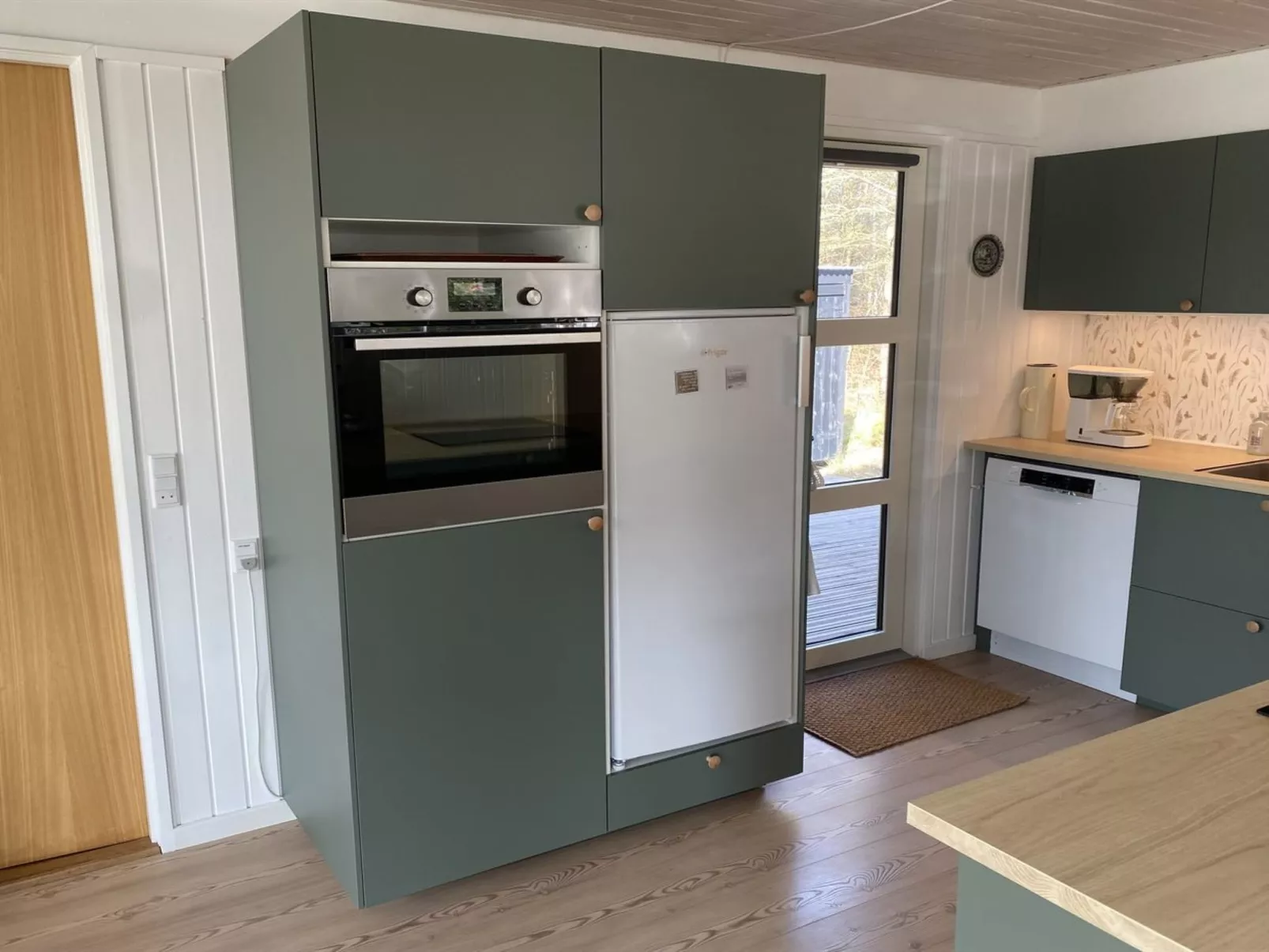 "Chrissie" - 150m from the sea - Binnen