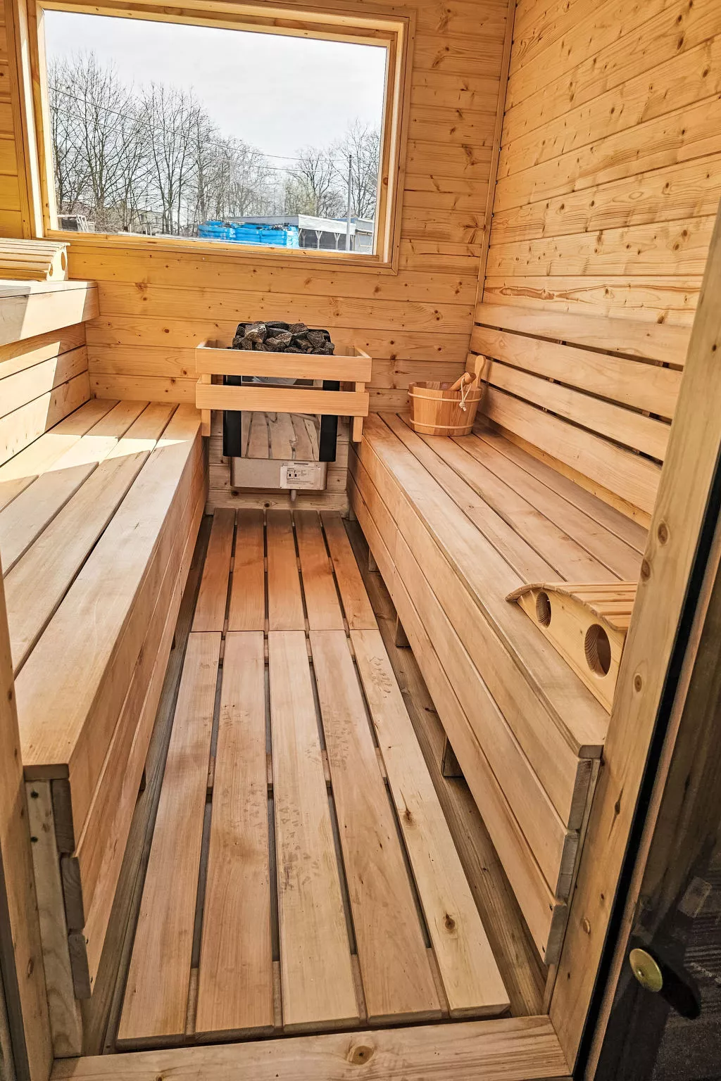 Ganzjährig bewohnbares Ferienhaus - rot - Buiten