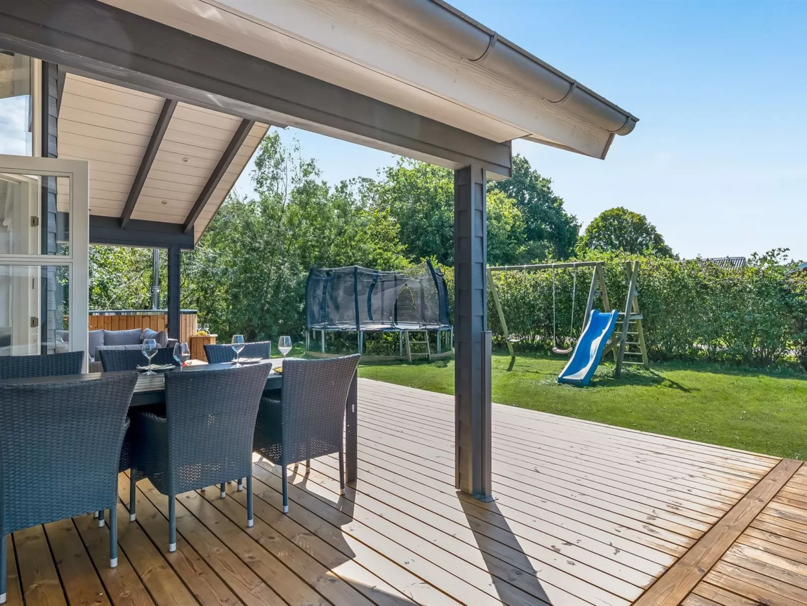"Alrike" - 850m from the sea - Buiten