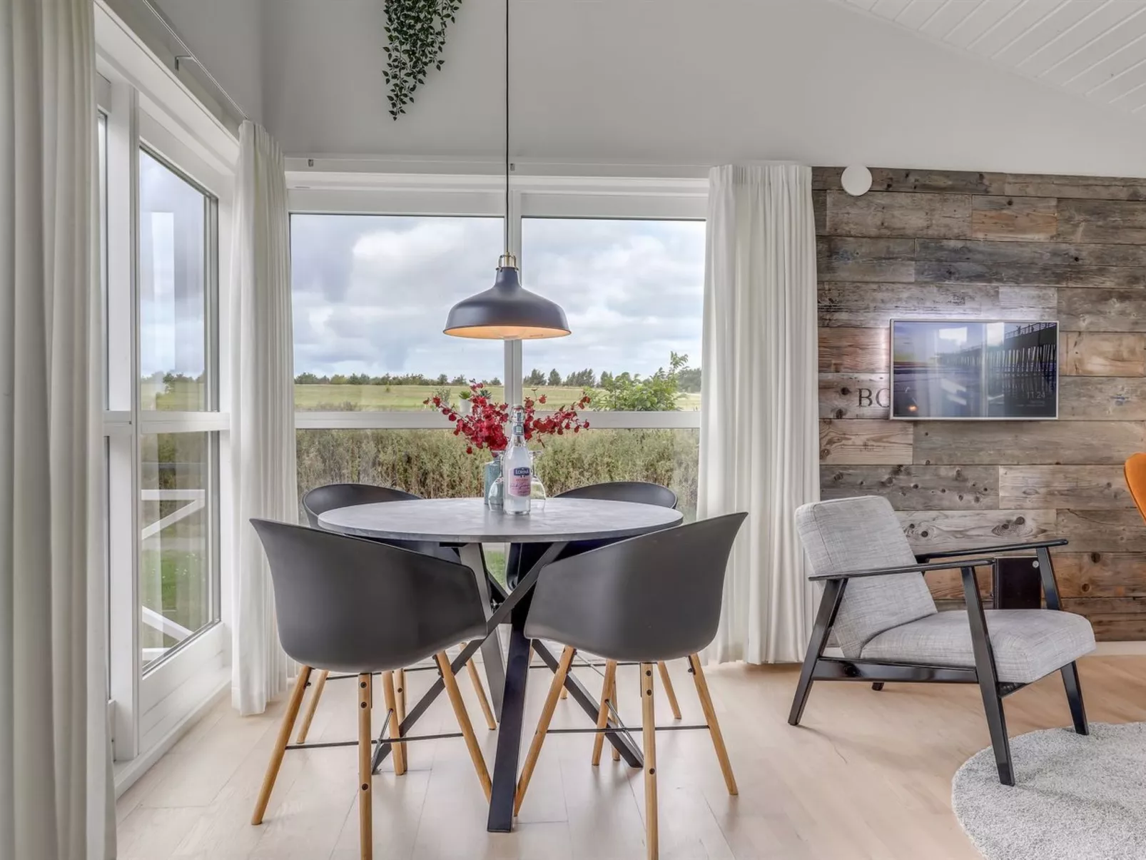 "Helemine" - 2.8km from the sea - Binnen