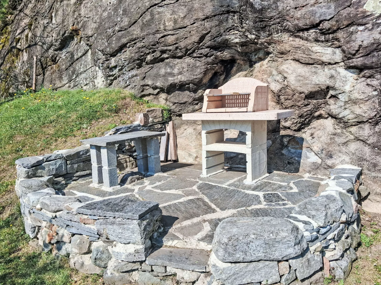 'Cà da Rör' mit Bergblick - Buiten