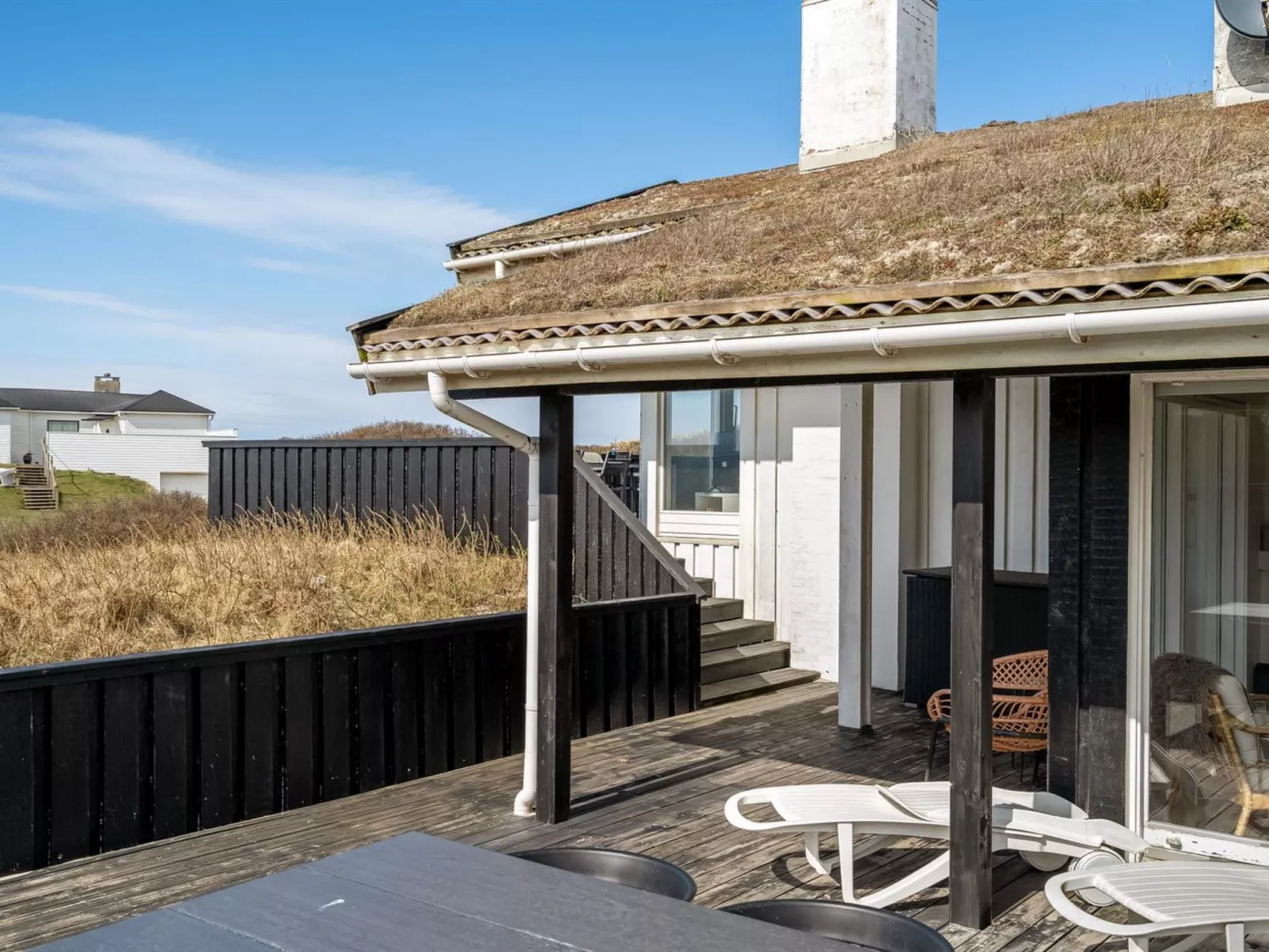 "Rutha" - 45m from the sea - Buiten