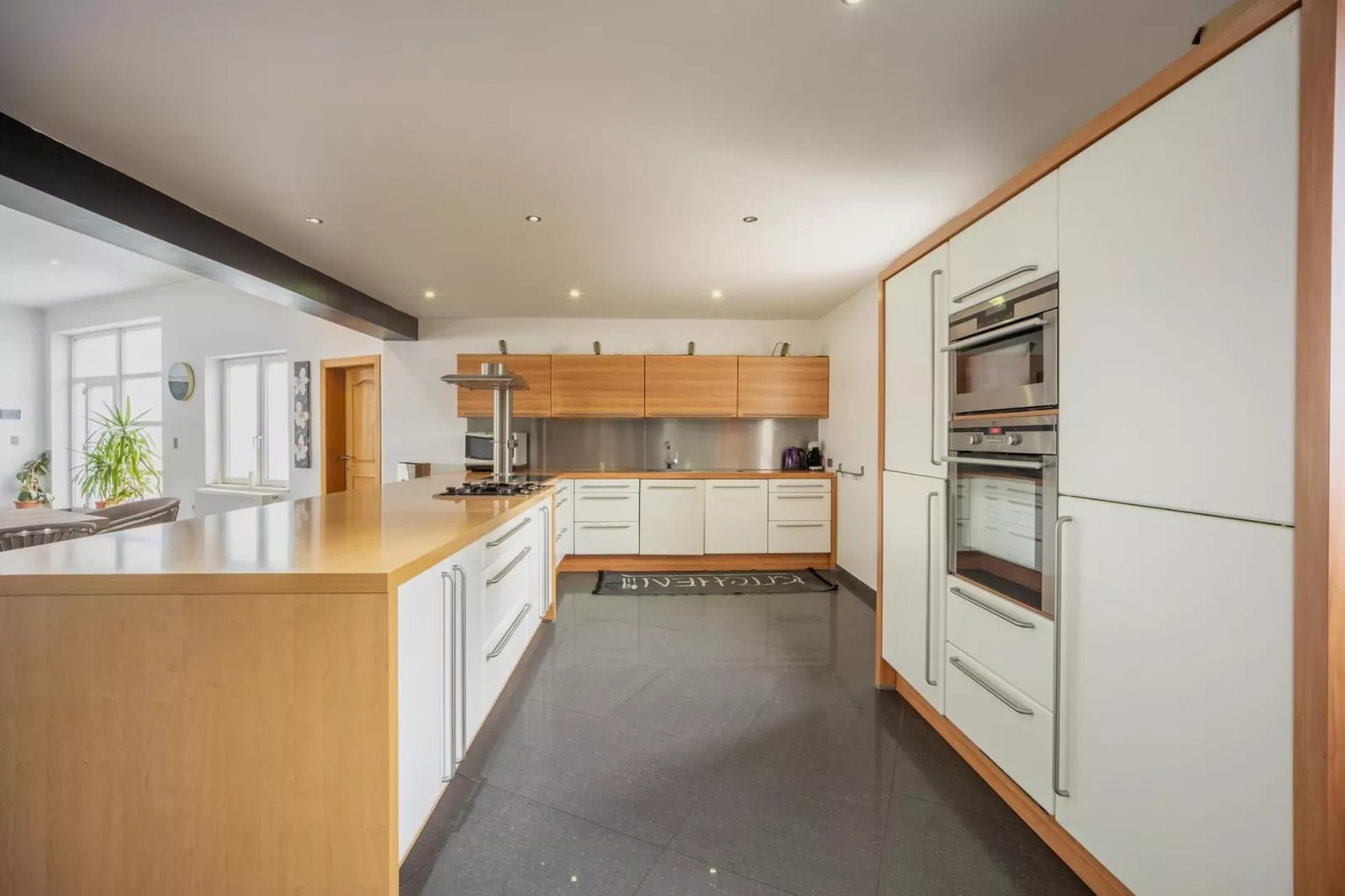 Magnifique maison de vacances pour 10 adultes avec pscine intérieure  Sauna Bains à remous et  Hamam - Keuken