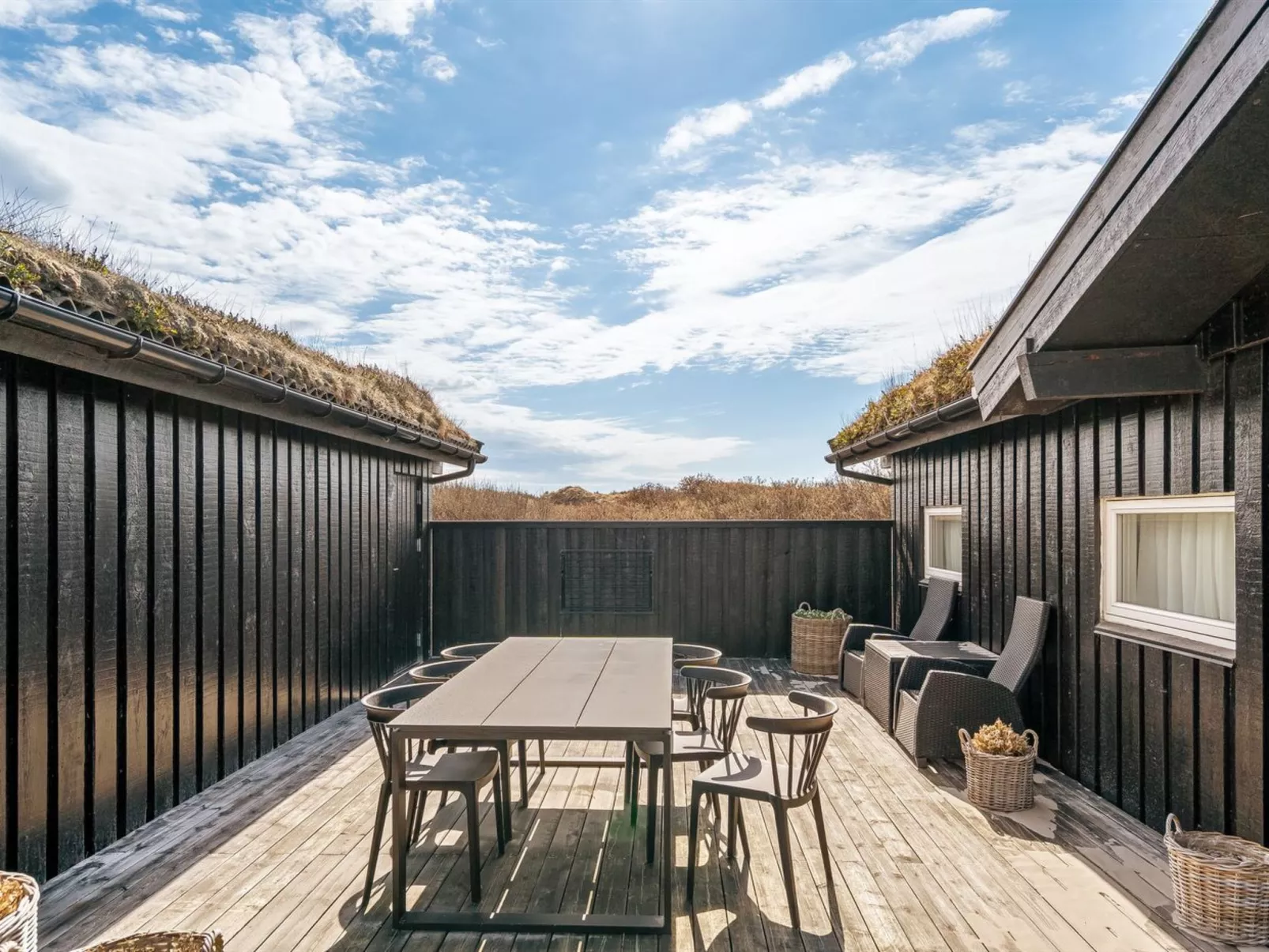 "Rutha" - 45m from the sea - Buiten