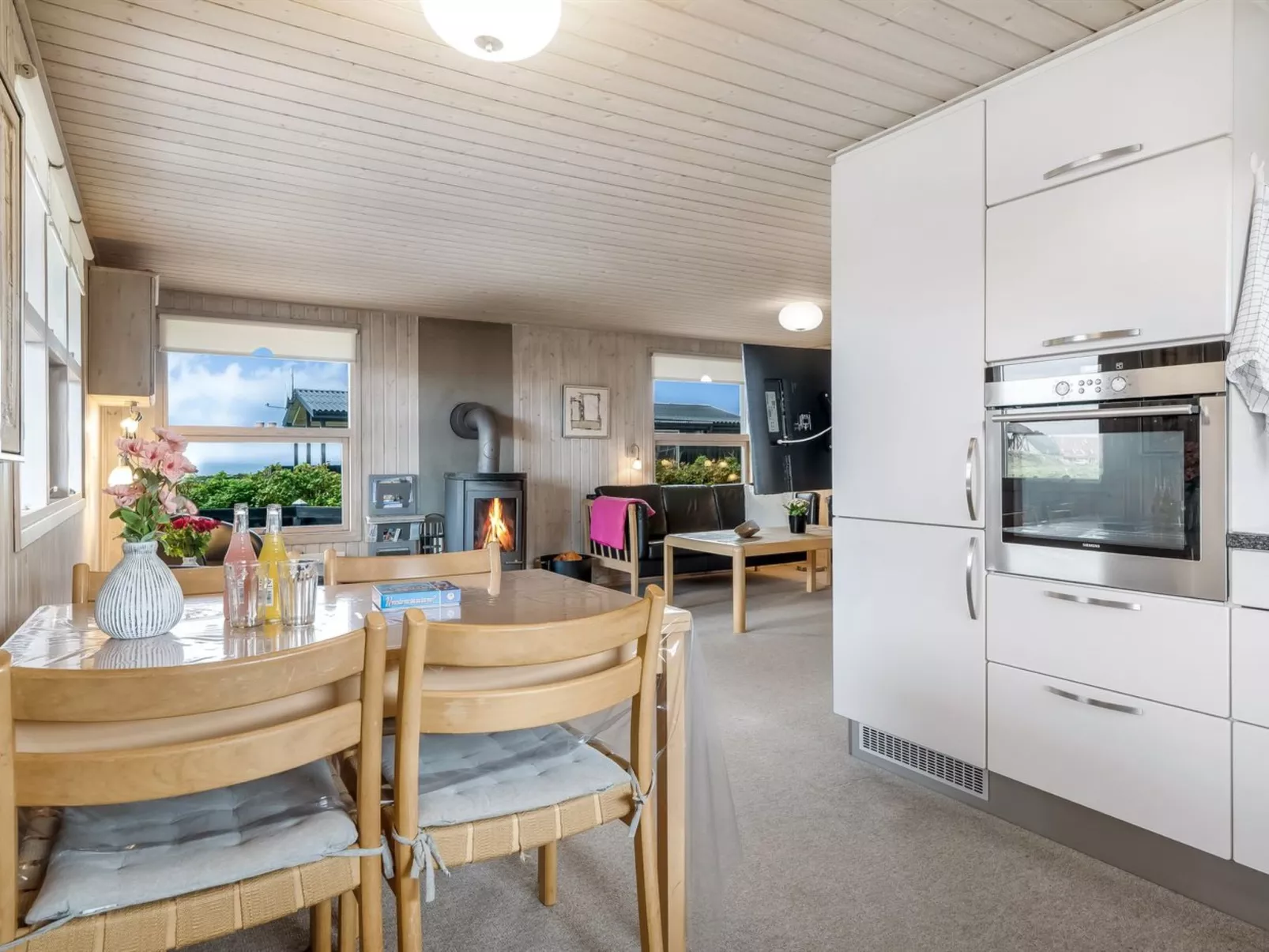 "Fabiola" - 200m from the sea - Binnen