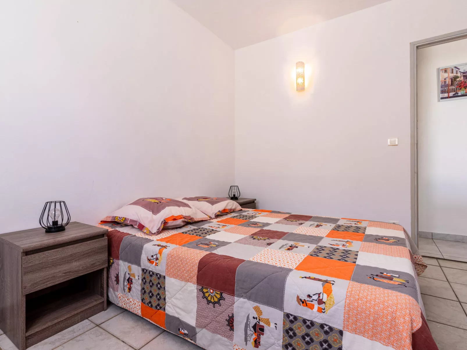Félicité - Binnen