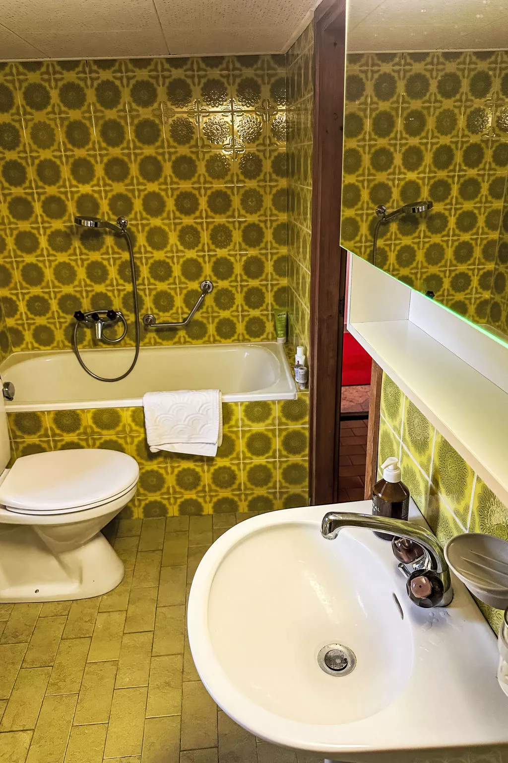 Waterfall House - Binnen