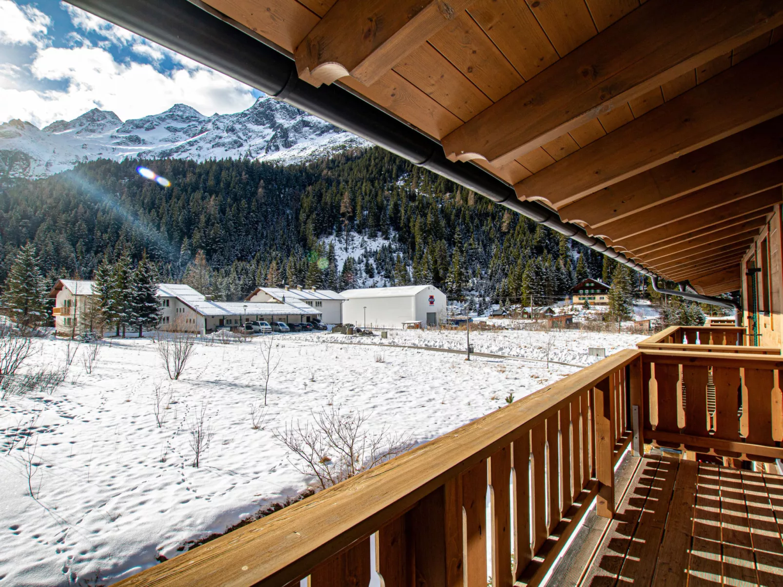 Lodge Enzian 194 im Tauerndorf Enzingerboden - Buiten
