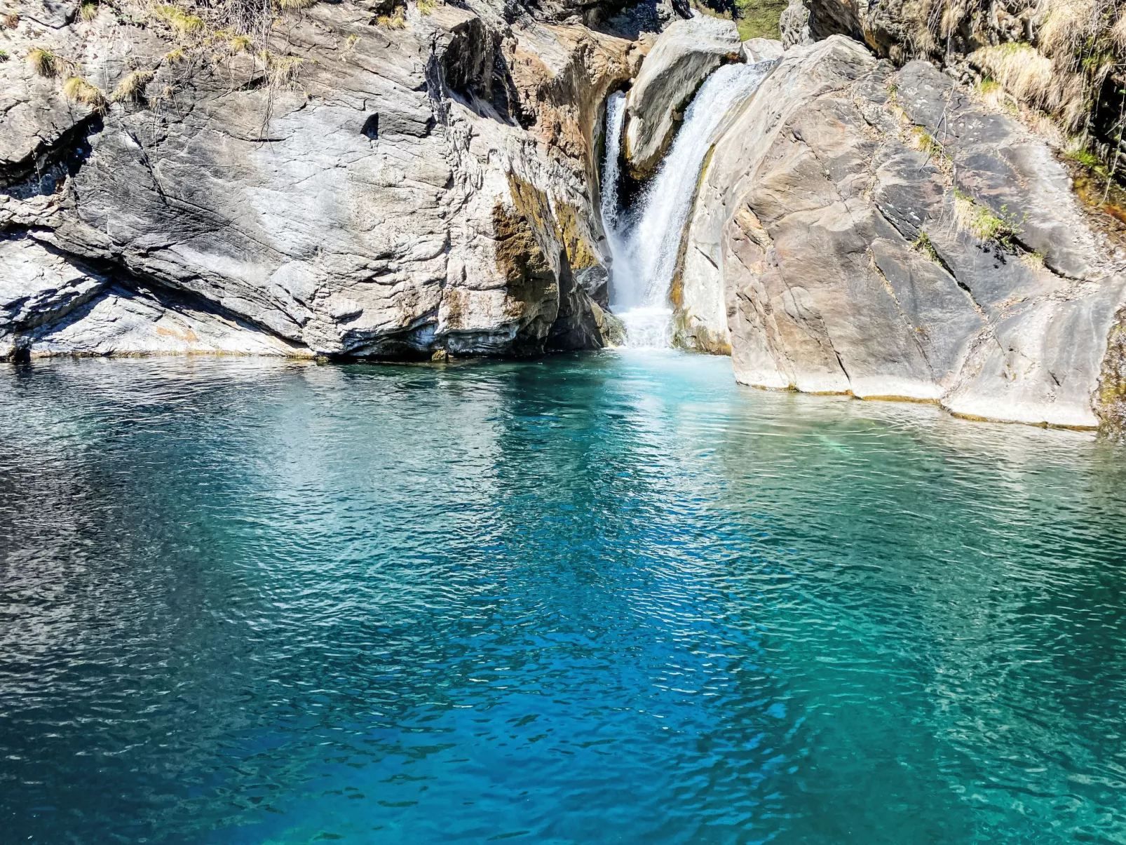 Waterfall House - Buiten