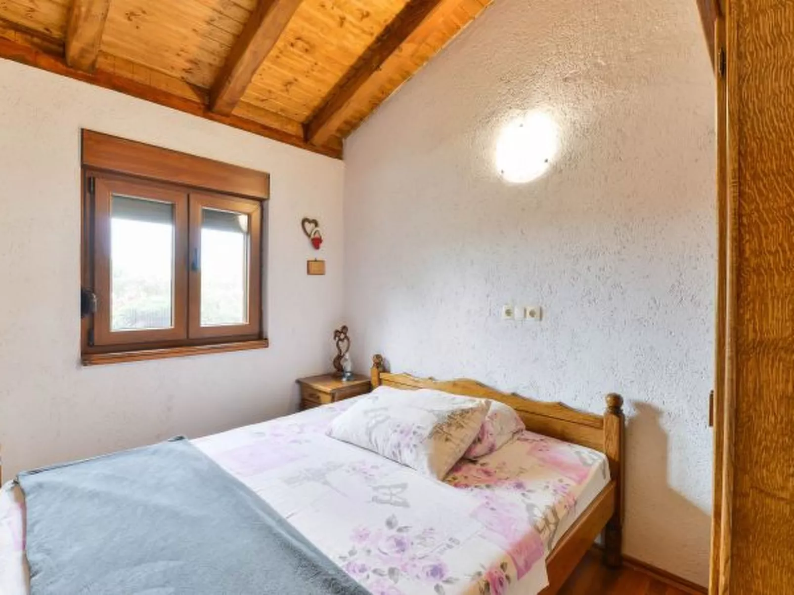 Villa Serena with pool - Image-tags.info