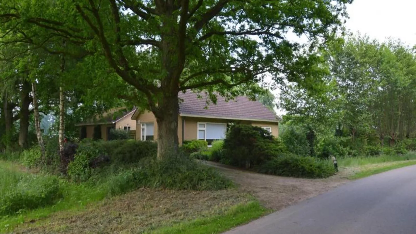 Huus in t Hagt - Buitenkant zomer