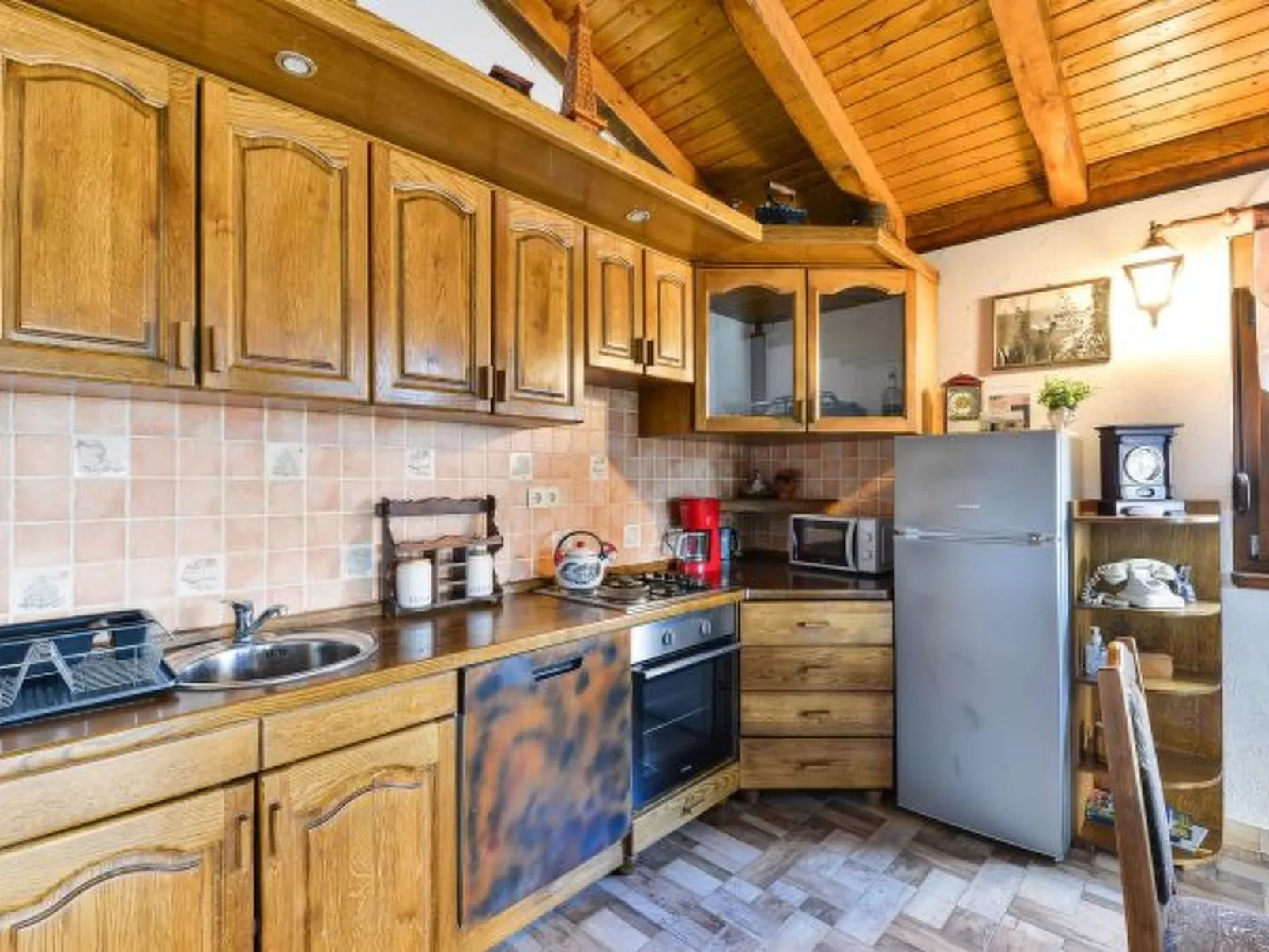 Villa Serena with pool - Image-tags.info