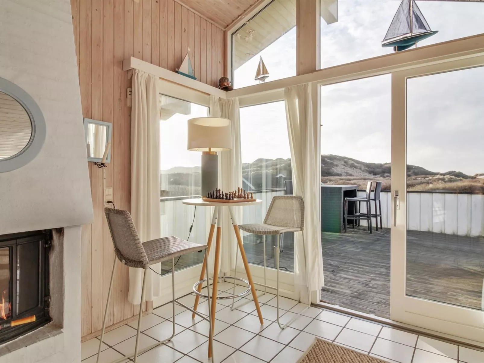 "Rutha" - 45m from the sea - Binnen