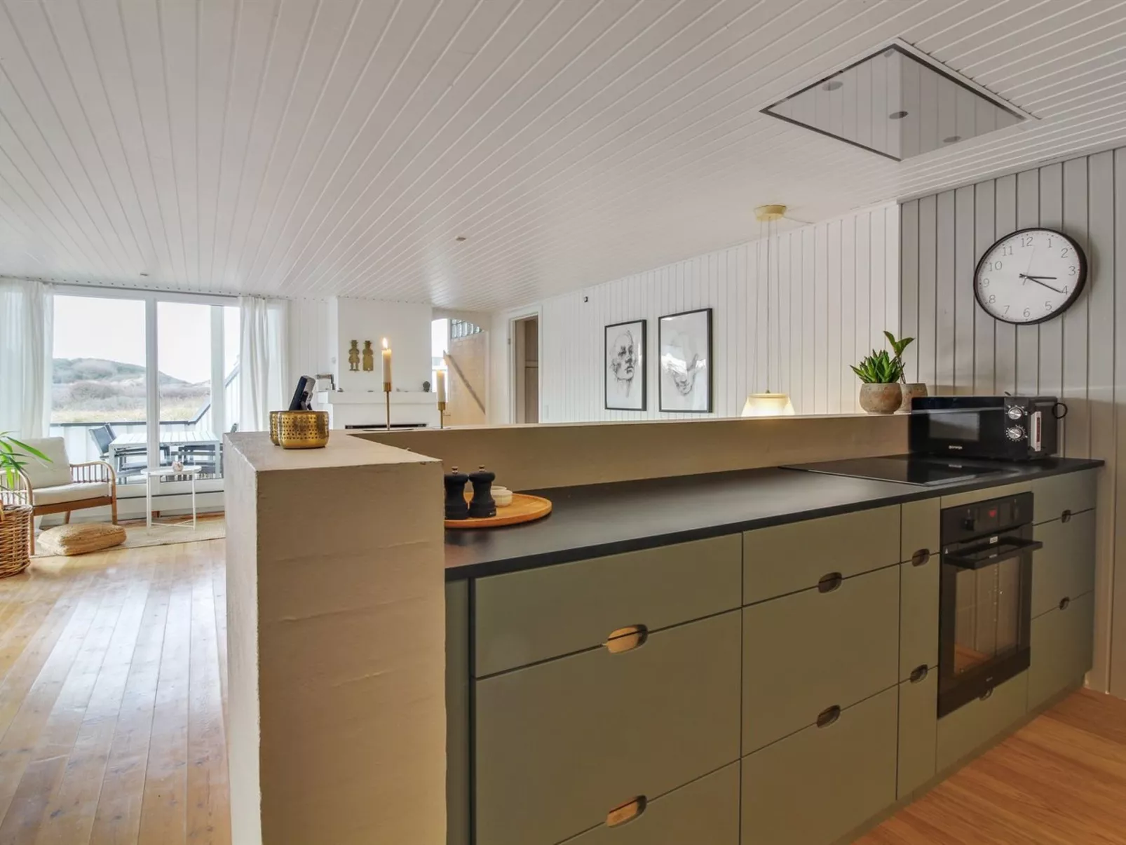 "Rutha" - 45m from the sea - Binnen