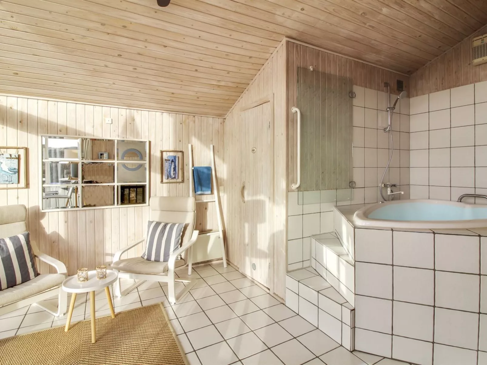 "Rutha" - 45m from the sea - Binnen