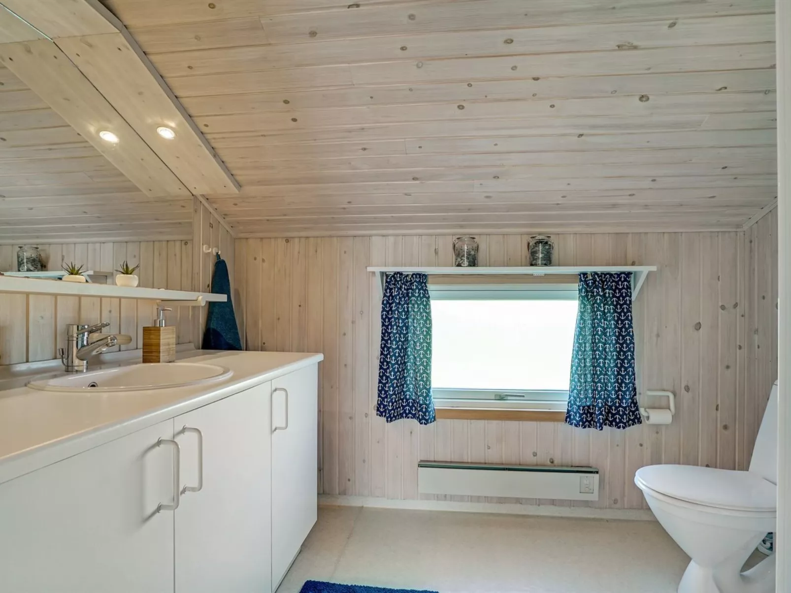 "Rutha" - 45m from the sea - Binnen