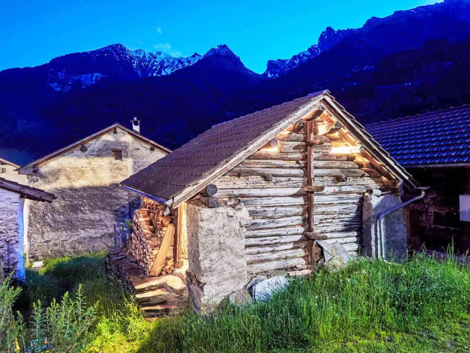 Waterfall House - Buiten