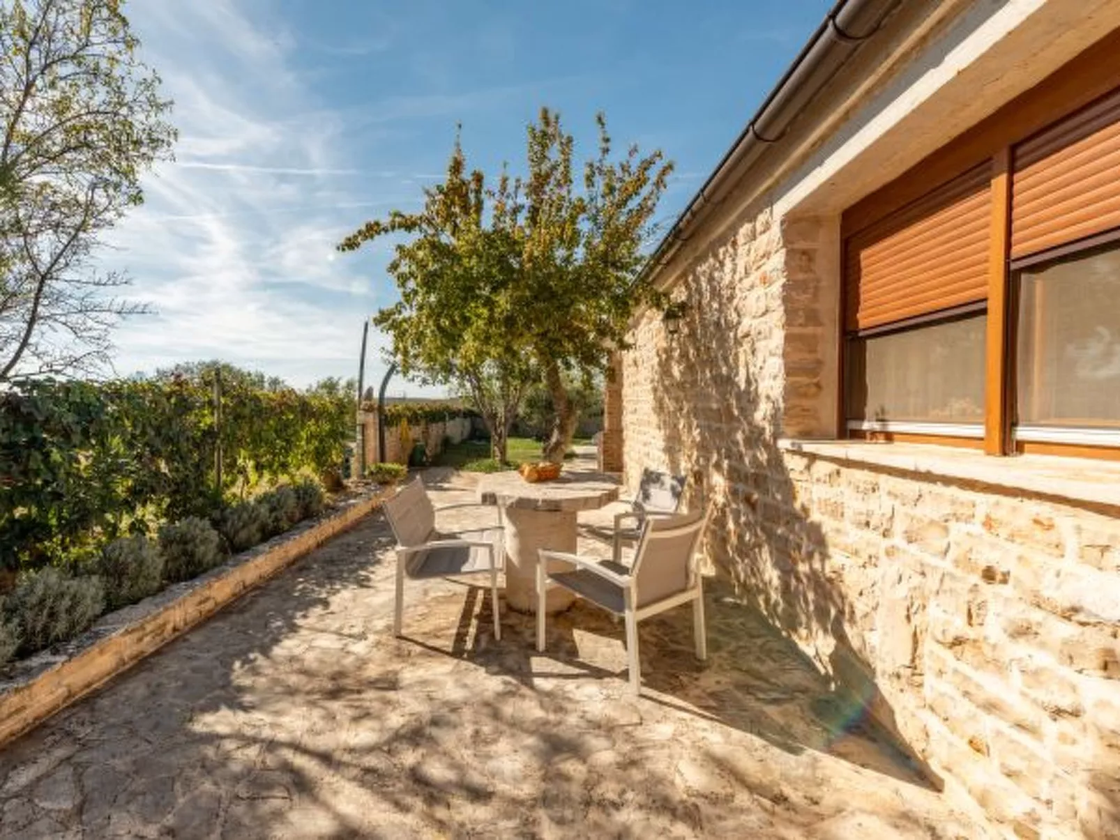 Villa Serena with pool - Image-tags.info