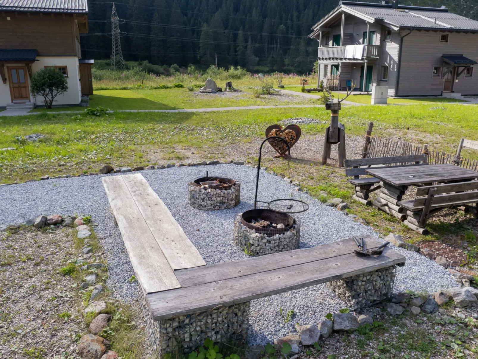 Lodge Seeblick 161 im Tauerndorf Enzingerboden - Buiten