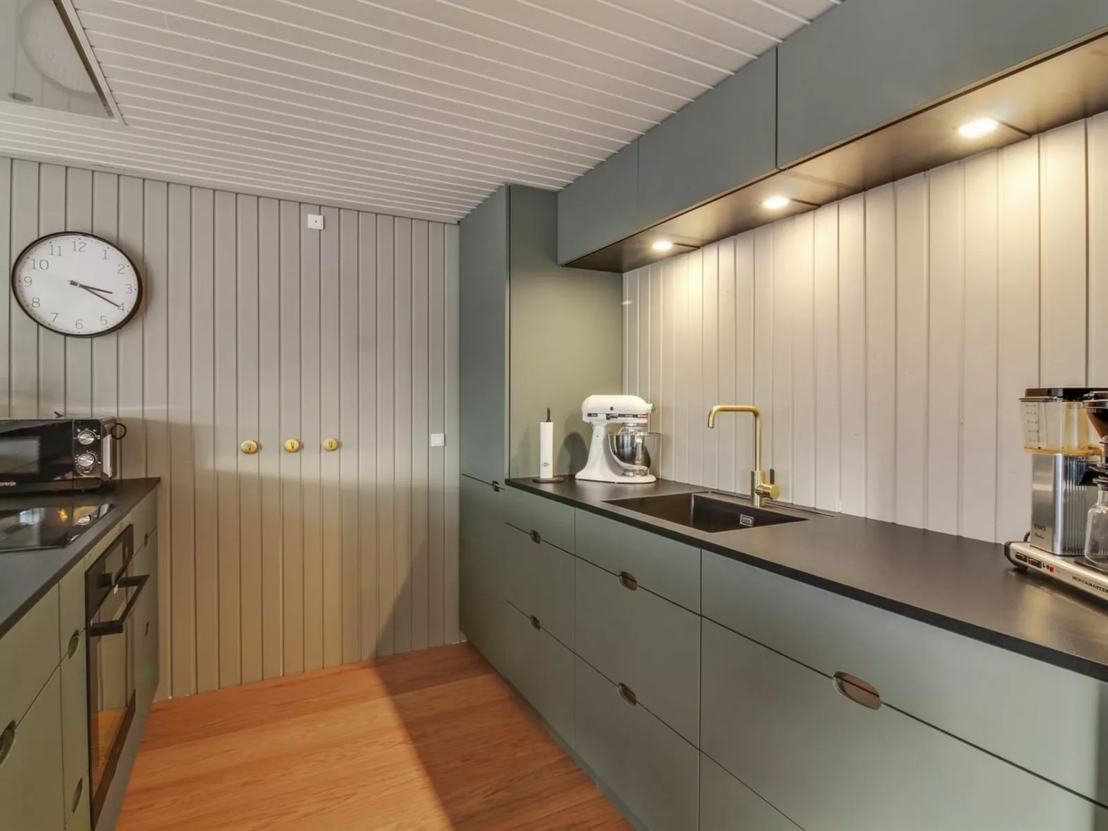 "Rutha" - 45m from the sea - Binnen