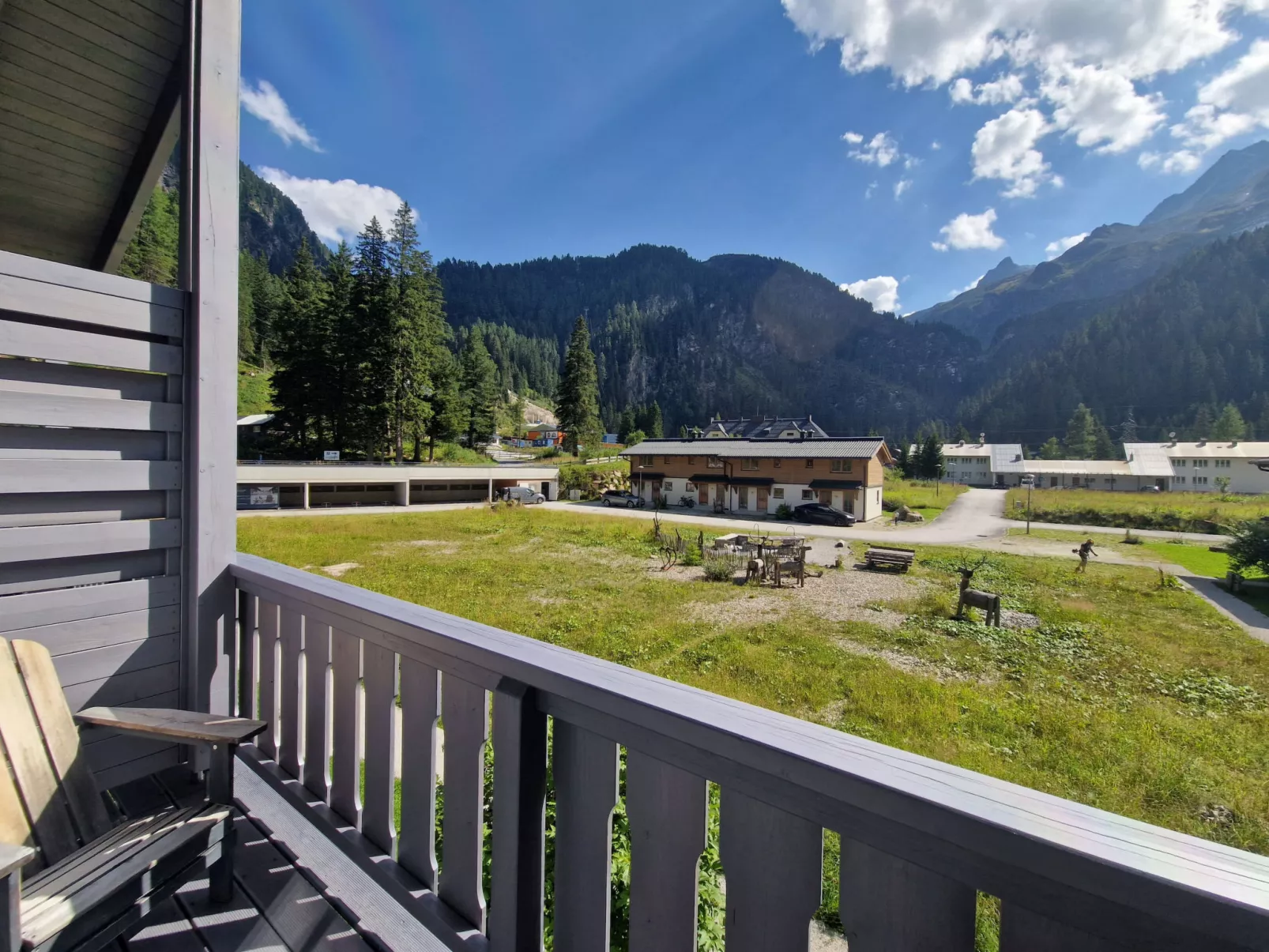 Lodge Seeblick 161 im Tauerndorf Enzingerboden - Buiten