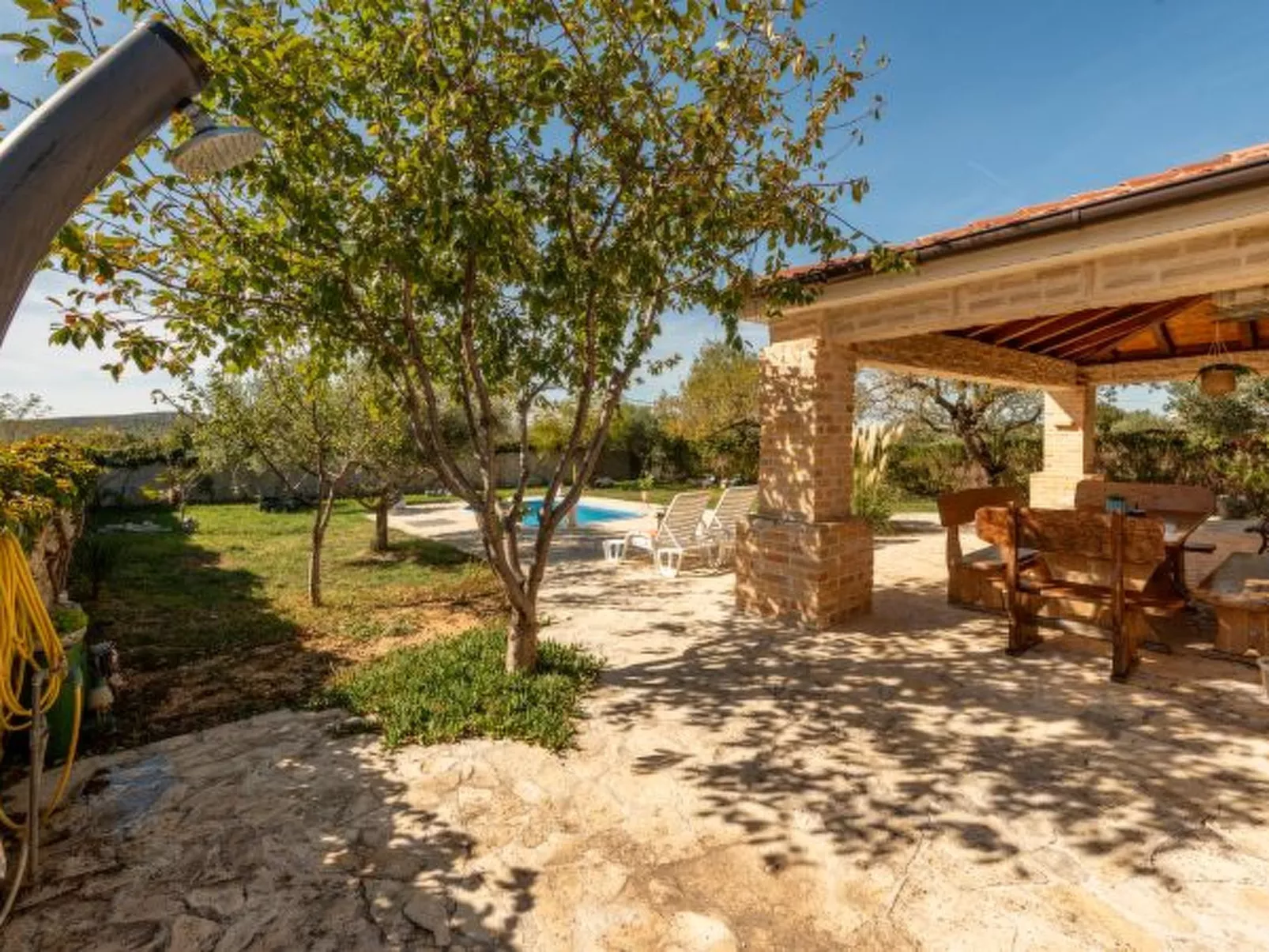 Villa Serena with pool - Image-tags.info