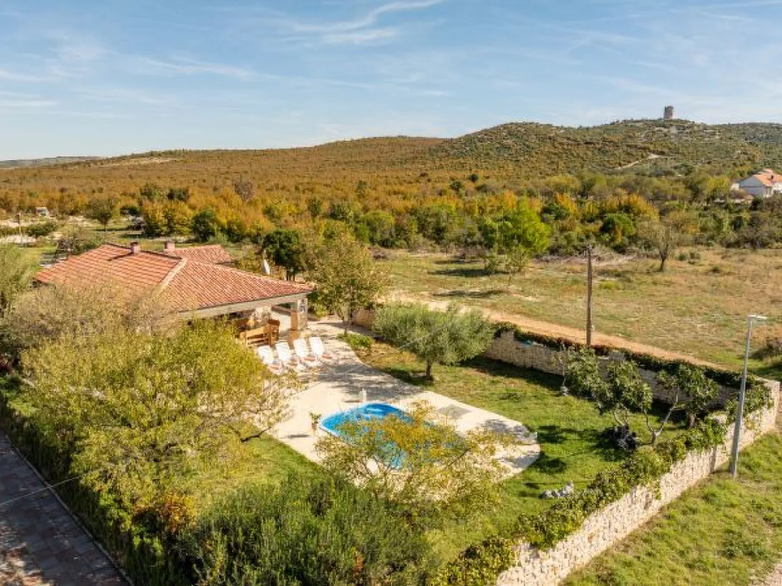 Villa Serena with pool - Image-tags.info