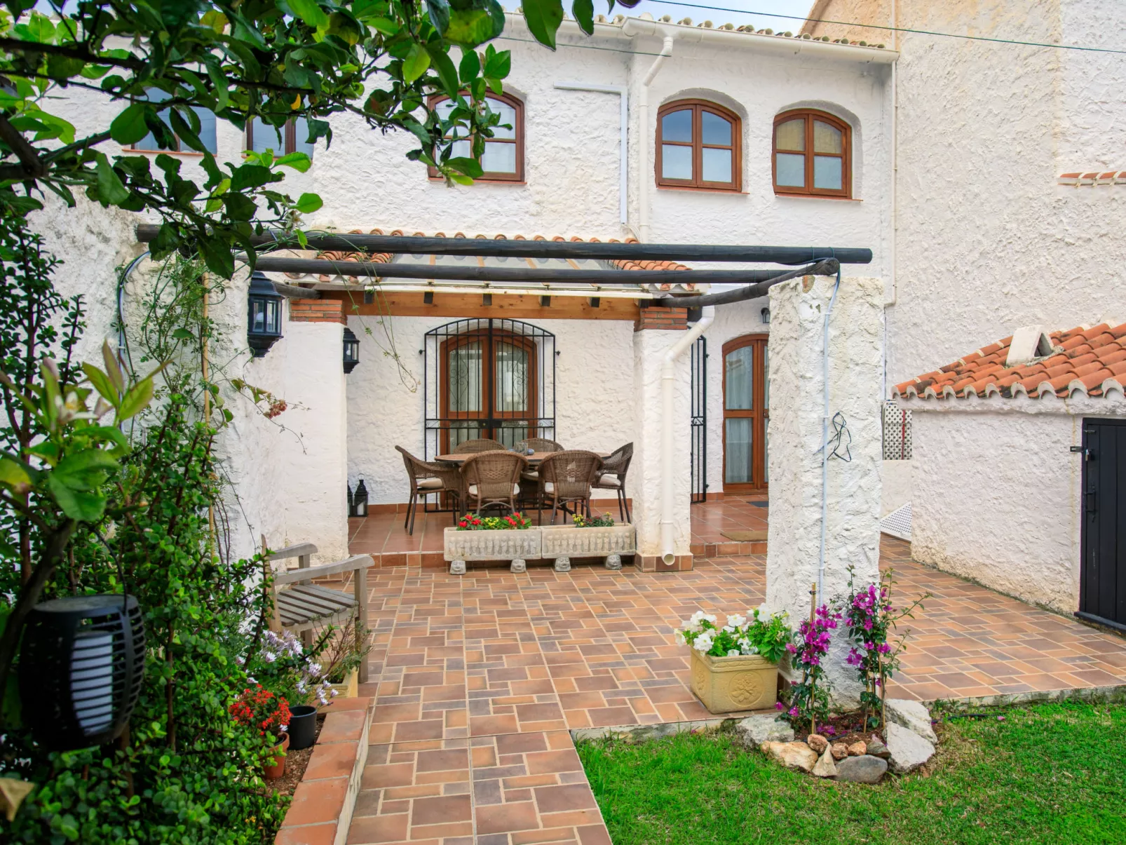 Los Olivos de Capistrano - Buiten