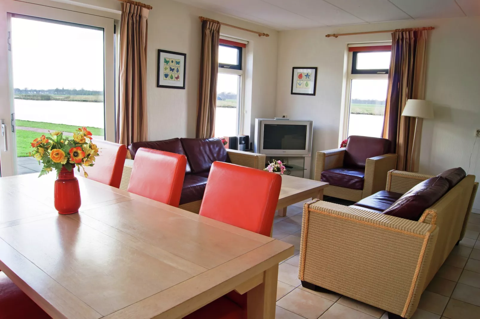 Vakantiepark Bergumermeer 10 - Woonkamer