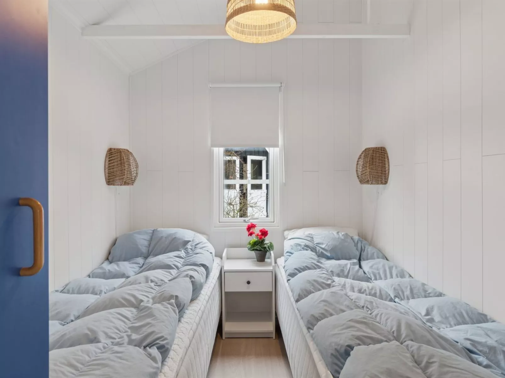 "Saija" - 2.1km from the sea - Binnen