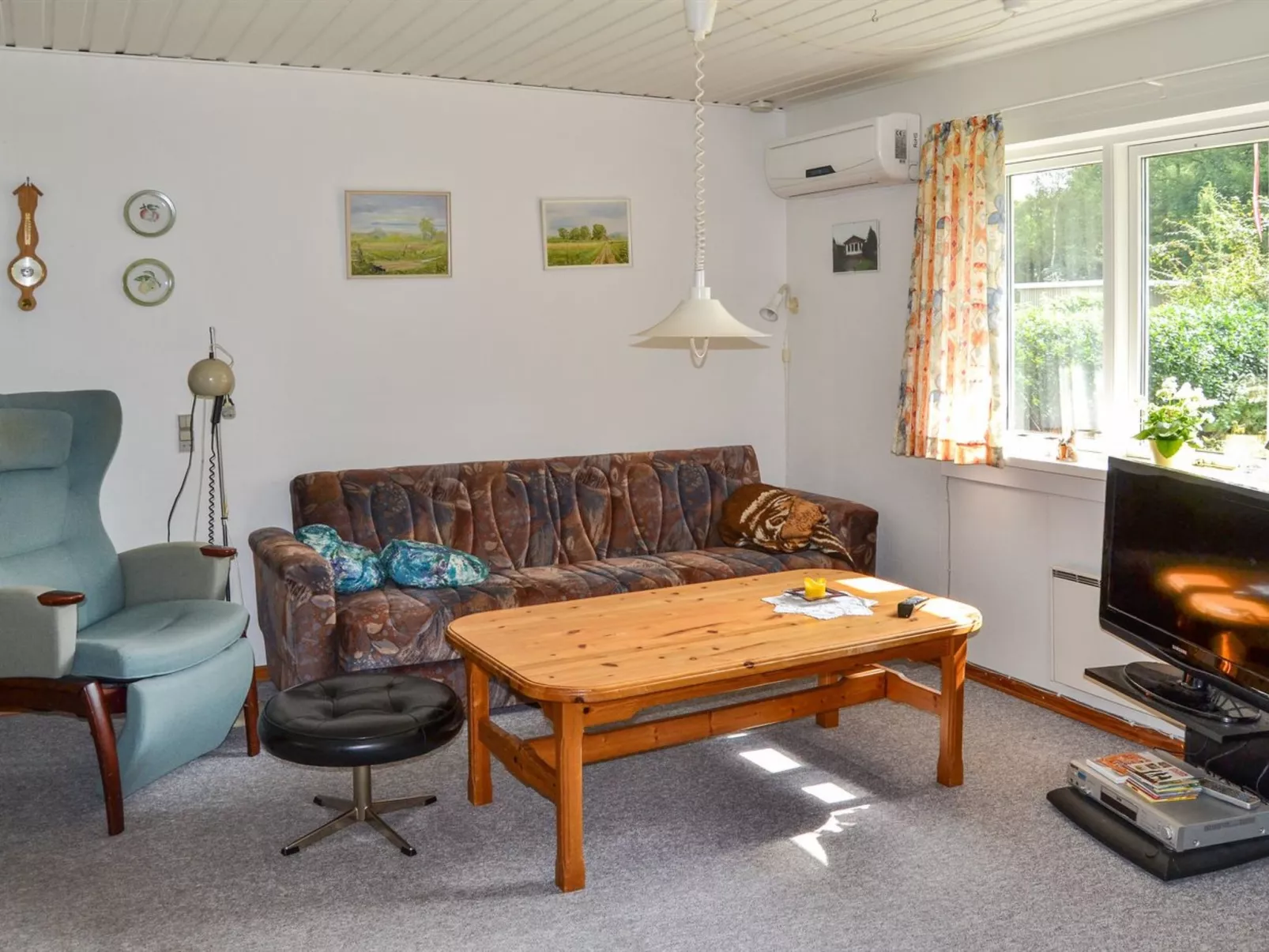 "Friderica" - 30km from the sea - Binnen