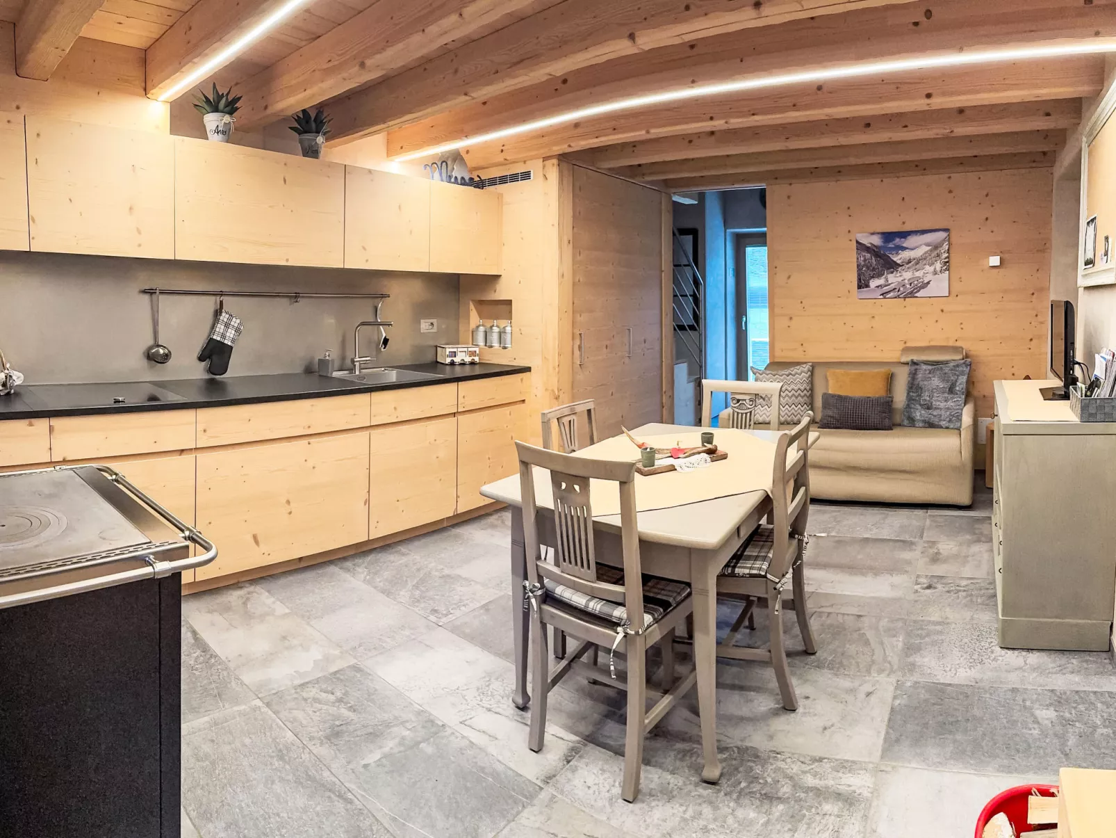 Chalet 'Casa al Pozzo' mit Bergblick - Binnen