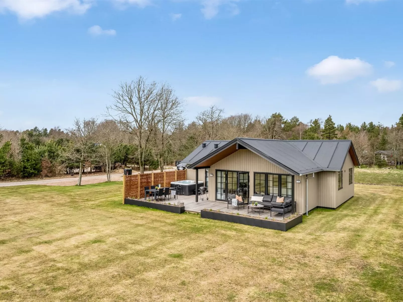 "Emin" - 2.8km from the sea - Buiten