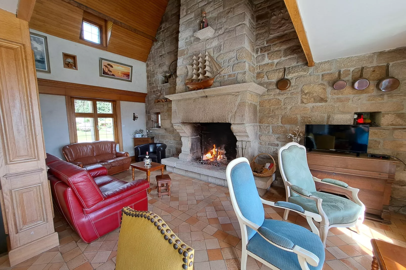 Granitsteinhaus in St Pol-de-Léon - Woonkamer